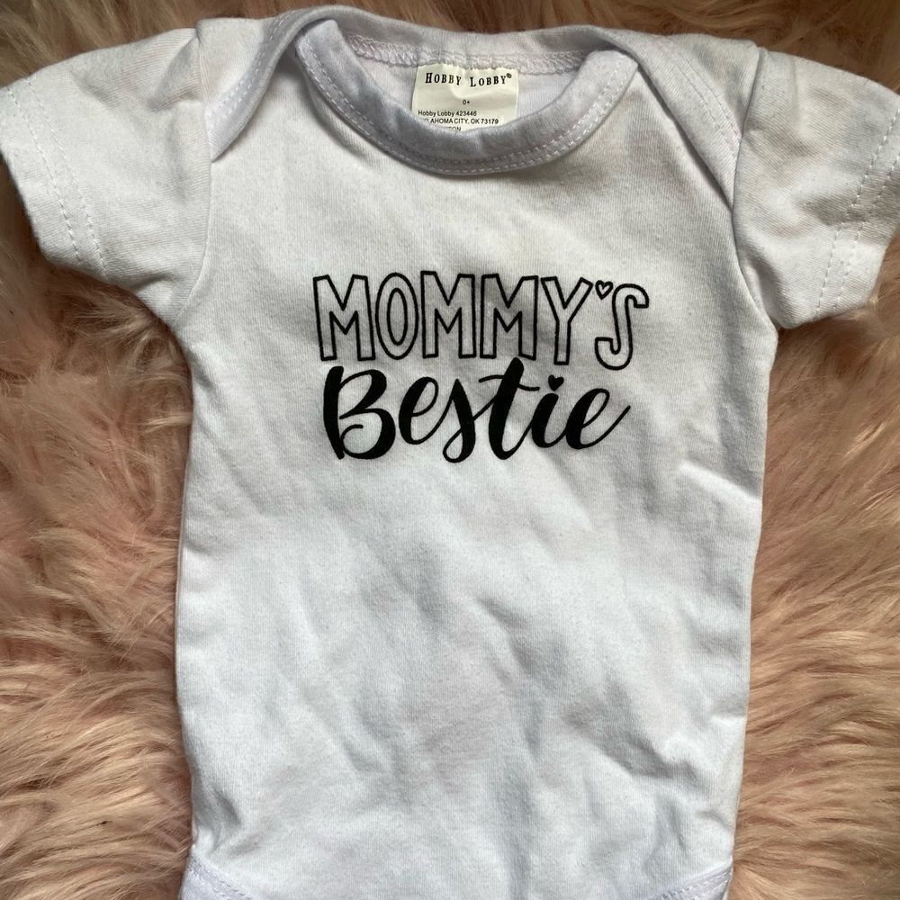 ‘Mommy’s Bestie’ Onesie 0+ 